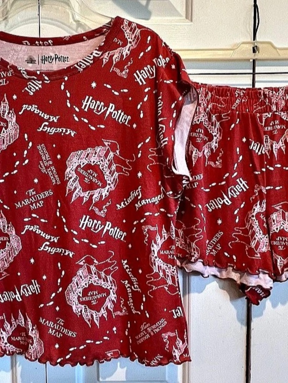 Harry Potter 2 Pc PJ Set in Rust Red & White Like New, Shorts & Short Sleeves
